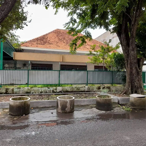 Rumah 2 Lantai Jalan Merapi, Surabaya Pusat