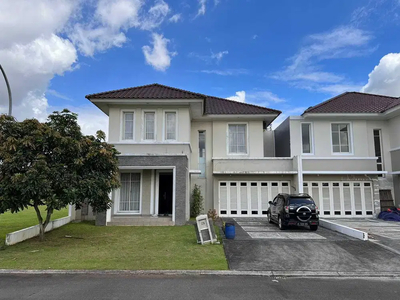 Rumah Bagus di Tengah Lapangan Golf, Cluster Elit Puri Ayu,