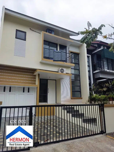 Rumah cantik full renovasi di Cibubur residence - Nego menarik