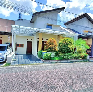 Rumah Cantik Semi Furnsih di Perum Cluster Mewah di Paulan Colomadu