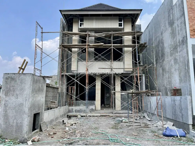 Rumah Mewah Baru di JL Kaliurang Km 9 Dalam Cluster