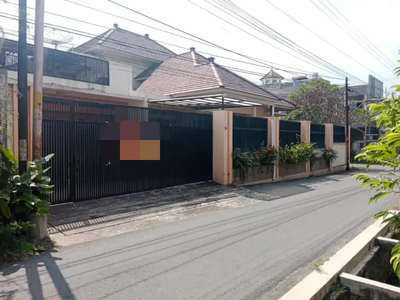 Rumah mewah luas dan strategis di kota Solo