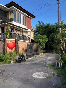 Rumah Minimalis Lantai 3 Di Muding Kerobokan Dkt Kebo iwa Gatsu Barat