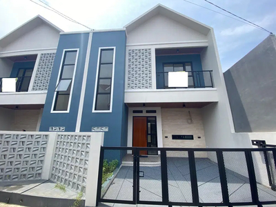 Rumah Strategis 2 Lt Free Renov Dekat Jalan Besar di Depok J-23185