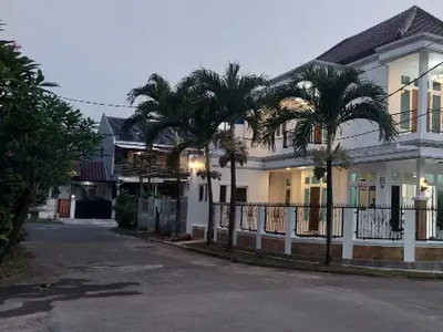 Rumah Sultan mewah hoek Regency Melati Mas Serpong
