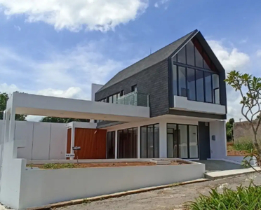 Villa mewah modern di kawasan perumahan elit dago Bandung utara