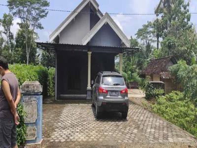 Jual Rumah + Tanah 2300 m² ( 6 km menuju pantai JoloSutro)