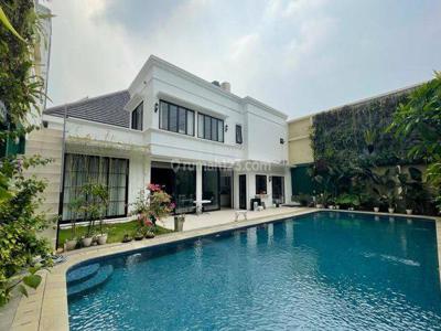 Nice house, clean and bright, big pool, US$4500/bulan di Kemang Utara Bagus Sekali Semi Furnished