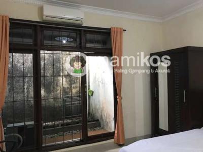 Kost Ibu Azar Pesanggrahan Jakarta Selatan