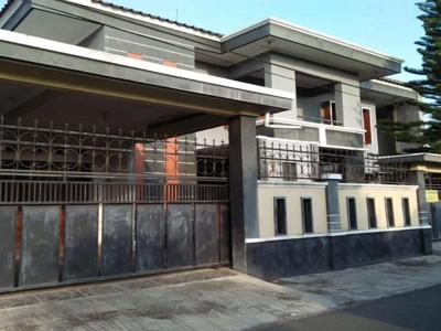 Di jual rumah mewah bagus di singopuran Kartosuro sukohary