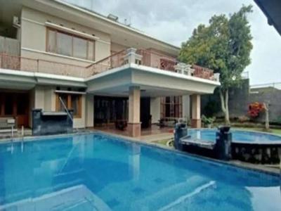 Dijual Rumah Setiabudi Regency Bandung Mewah Ada kolam renang