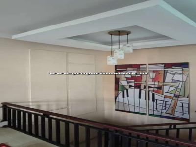 Dijual villa beserta isinya di batu