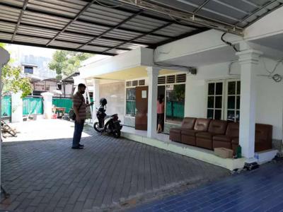 Disewakam Rumah cocok untuk cafe, expedisi, LBB kursus. Di Pucang Anom