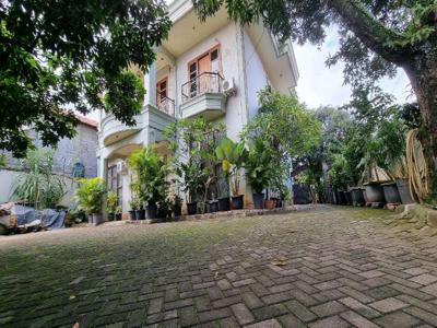 Jual Rumah mewah Cibubur Jakarta Timur Pinggir Jalan