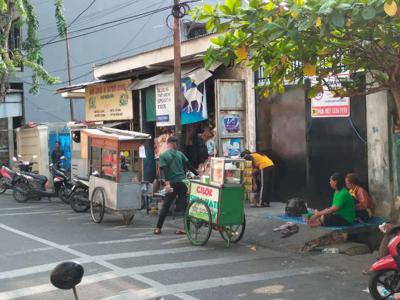 Rumah :2 kios 7 kontrakan di jalan utama