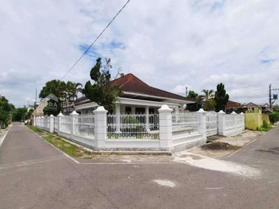 Rumah Bagus Area Tengah Kota Solo Jajar Laweyan Surakarta