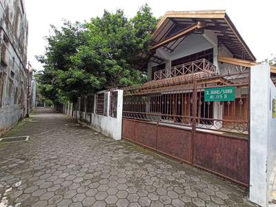 RUMAH DAN PAVILIUN DI GEJAYAN, DEPOK, SLEMAN.