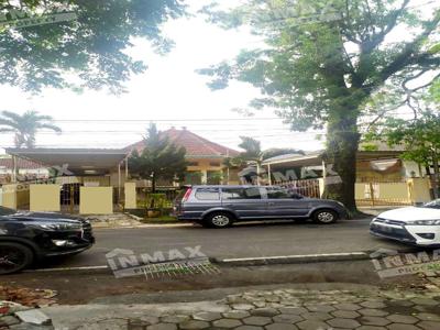 RUMAH HERITAGE NYAMAN TERAWAT DEKAT JALAN BESAR IJEN MALANG