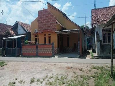 Rumah Pinggir Jalan Di Dalung Ciracas