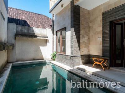 Villa Dua Lantai dengan 3 Kamar Tidur di Kesiman Kertalangu Dijual Hak