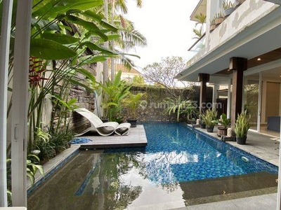 3 Bedroom 2 Storey Modern Villa For Yearly Rent In Kerobokan