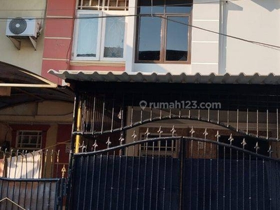 Disewakan Rumah 3 Lantai Bagus Siap Huni Unfurnished di Taman Palem, Jakarta Barat