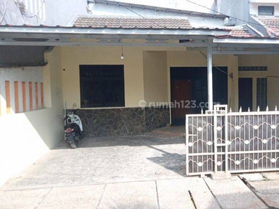 Disewakan Rumah Besar 2 Lantai di Pekayon Dekat Galaxy Bekasi