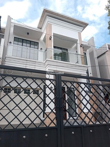 Jual Rumah American Style Mewah Baru di Komplek Batununggal Indah - Bandung Kota