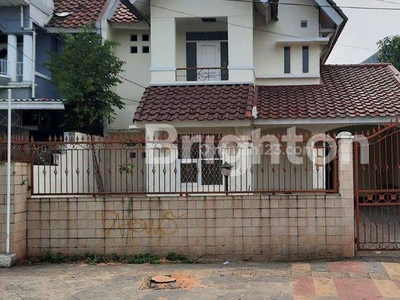 Rumah di Daerah BSD, Rumah Cocok Untuk Keluarga, Pas Pingir Jalan dan Luas