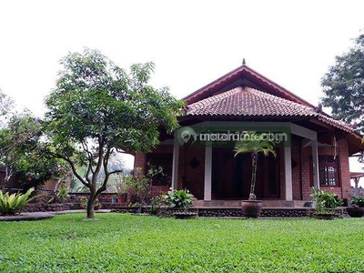 Rumah Etnik Nuansa Bali Cigadung, Dago, Bagus, View Lapangan Golf