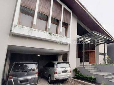 Rumah Lux dan Nyaman di Komp Budi Asih, Bandung