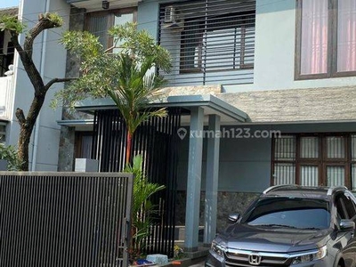 Sewa Rumah 2 Lantai di Pondok Kelapa, Jakarta Timur