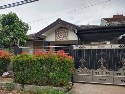 Dijual cepat Rumah Bagus di blk Griya komplek Arcamanik indah Bandung