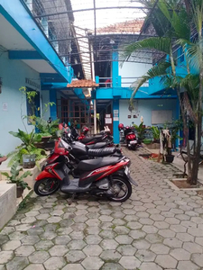 Dijual Kost kostan 76 kamar + kios di Kutek UI Depok