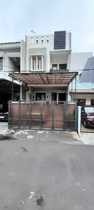 Dijual Rumah di Kelapa Molek Kelapa Gading Jakarta Utara