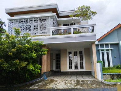 Dijual Rumah Klasik Mediterania 2 Lantai 6 Menit ke UNSOED