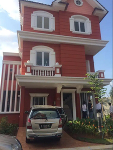 DIJUAL Rumah OMAHA VILLAGE, PARAMOUNT LAND