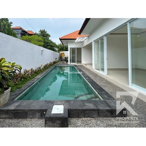 Disewakan Tahunan Villa Baru Canggu Luas 200m2 2KT 2KM Full Furnished Desain Minimalis - Badung Bali