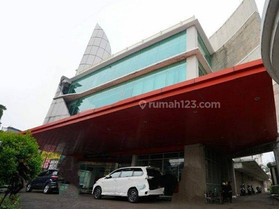 Gedung 4 lt + Basement + Rooftop di area bisnis, Jakarta Pusat