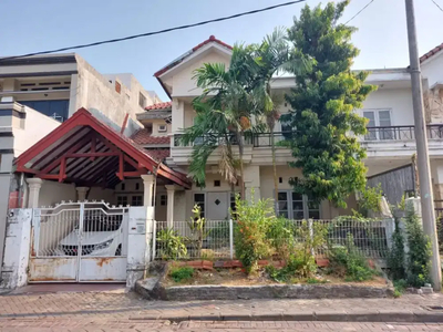 Rumah 2 Lantai Dian Istana Wiyung Surabaya Barat