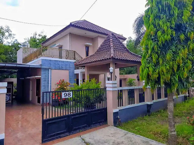 Rumah Bagus Luas Tepi Jalan Raya di Jebres Surakarta (MY-NS)