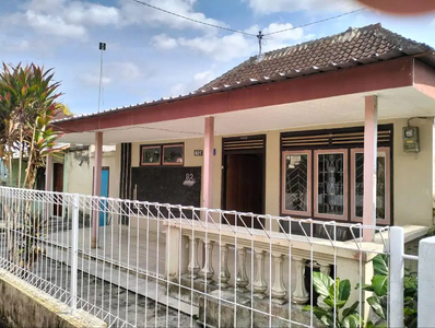 Rumah besar tenang