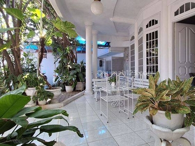 Rumah di Pinggir Jalan area komersil & premium di Tebet Mas Indah