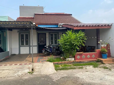 Rumah Hook 2 Lantai dekat stasiun Tambun