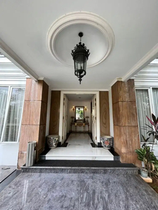 Rumah Mewah 2 Lantai Sudah SHM di Simprug, Jakarta Selatan