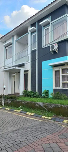 Rumah Minimalis dua lantai Pandanwangi Sulfat Malang