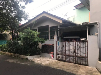 Rumah secondary strategis dalam komplek di Jakarta Selatan