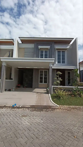 The Luxury Home Villa Taman Telaga Siap Huni Strategis Surabaya Barat