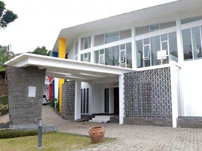 Dijual Villa dengan Pemandangan Yang Indah dan Bangunan Yang Elegan @Dago Pakar Bandung