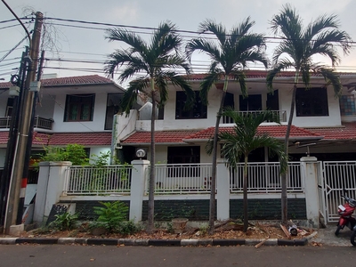 Dijual Rumah siap pakai di Boulevard Gading Kirana, Kelapa Gading